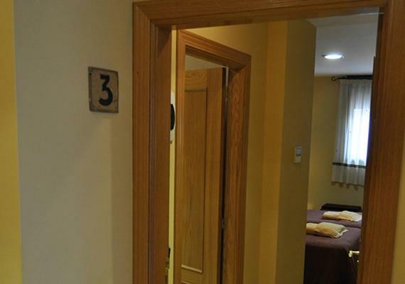 Hostal Puerta Del Valle La Cistérniga Eksteriør billede