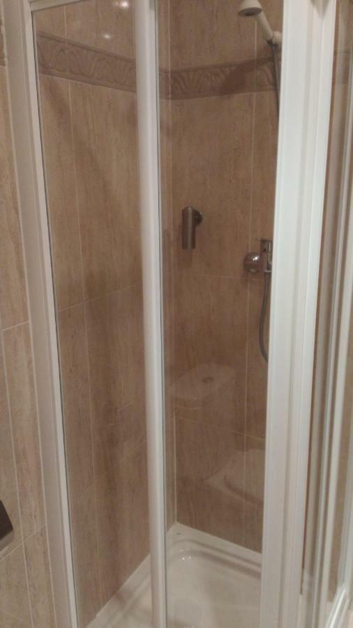 Hostal Puerta Del Valle La Cistérniga Eksteriør billede